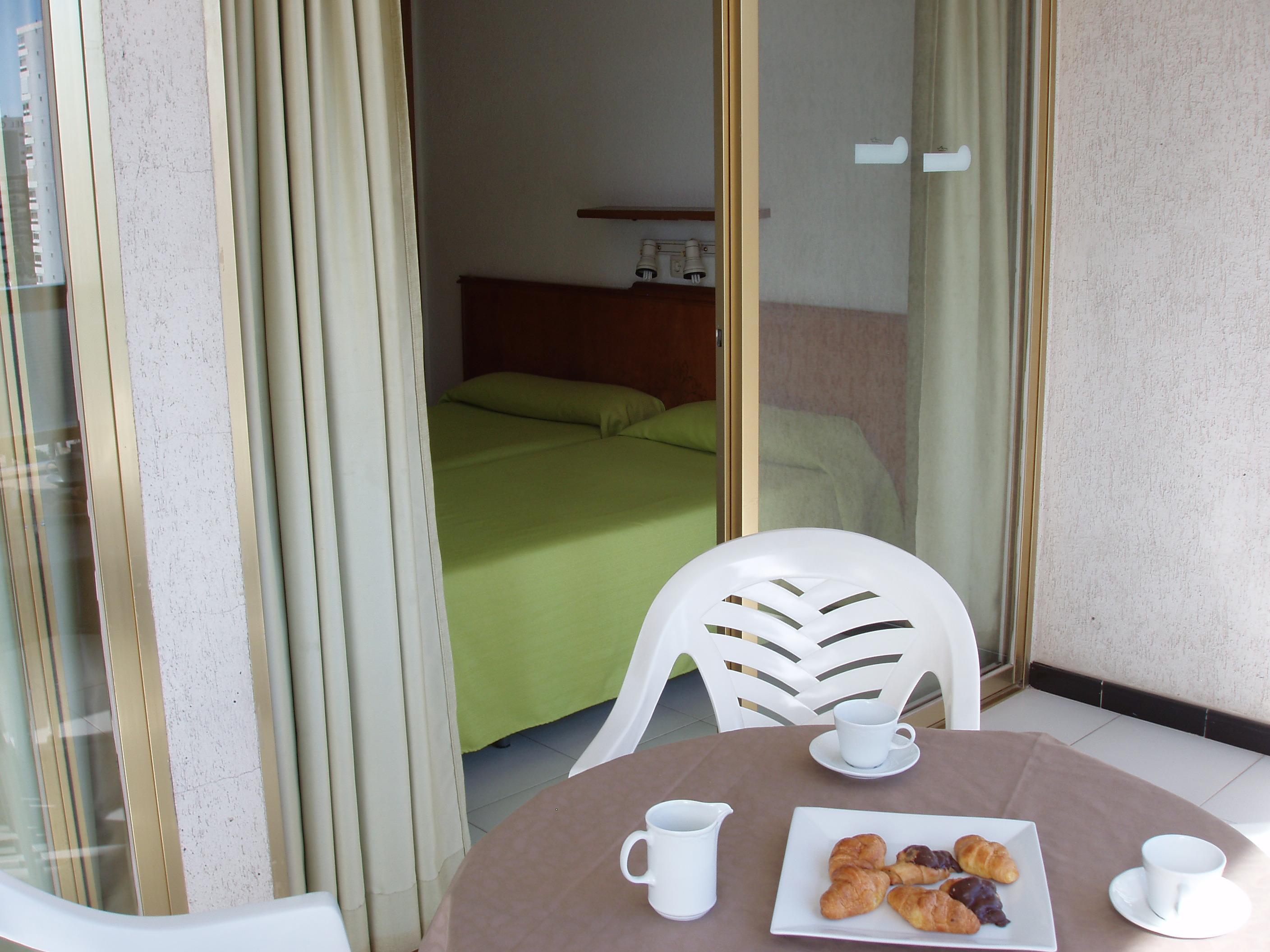Apartamentos Maria Victoria Benidorm Luaran gambar