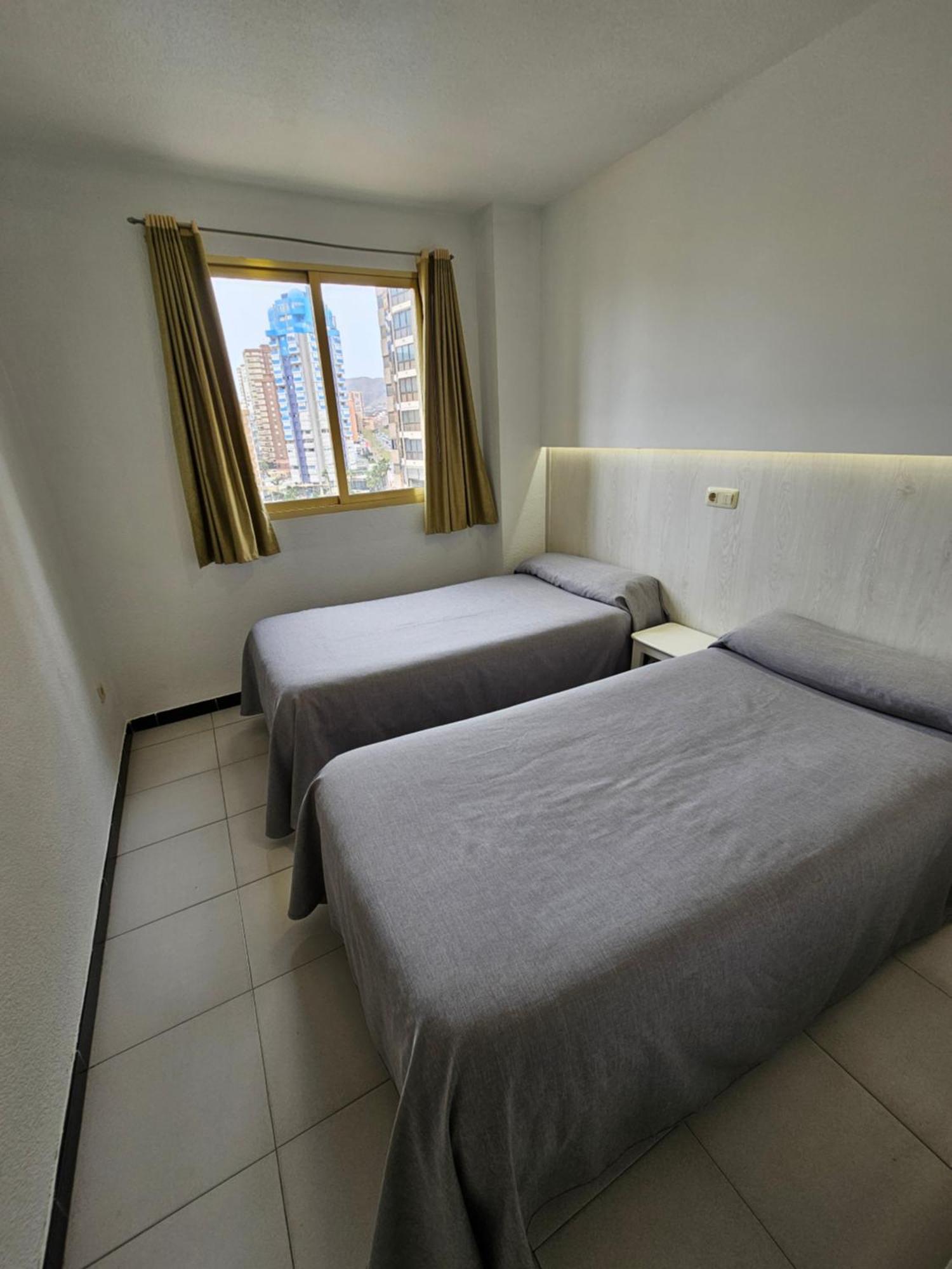 Apartamentos Maria Victoria Benidorm Luaran gambar