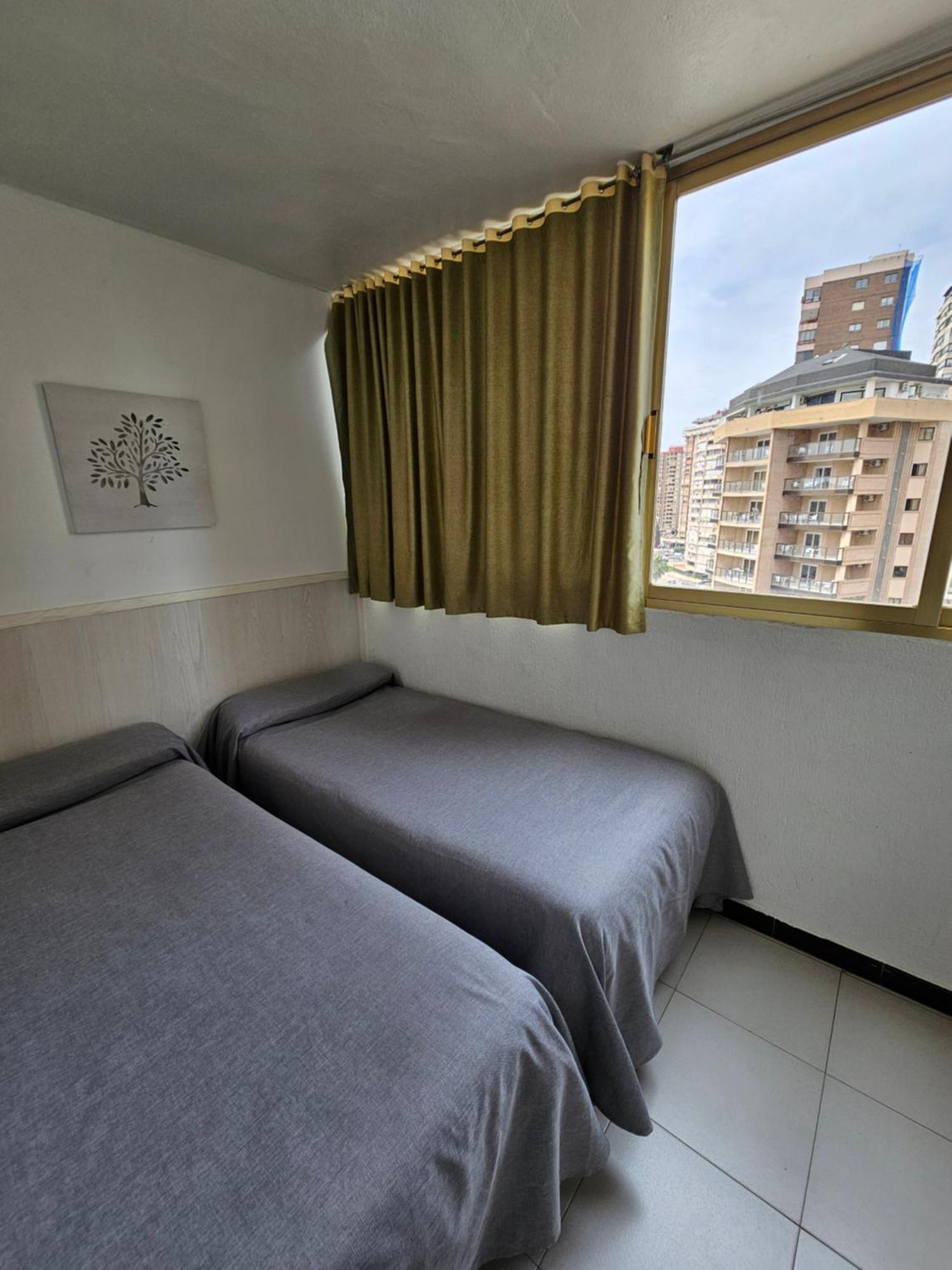 Apartamentos Maria Victoria Benidorm Luaran gambar
