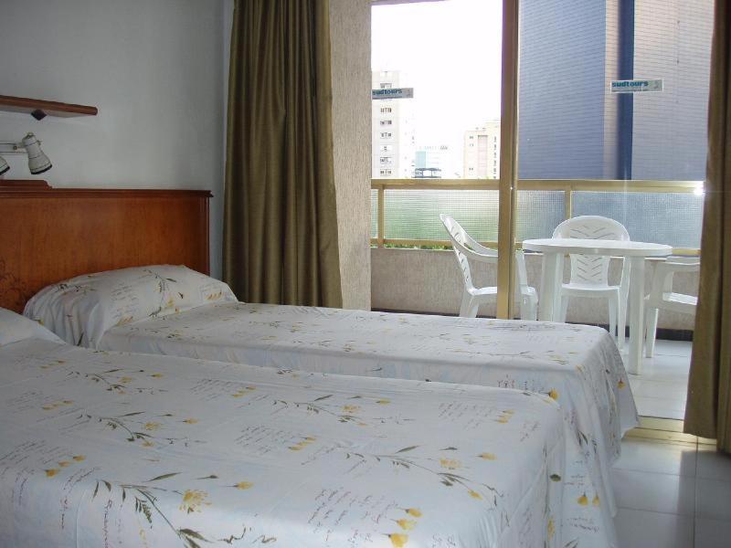 Apartamentos Maria Victoria Benidorm Bilik gambar