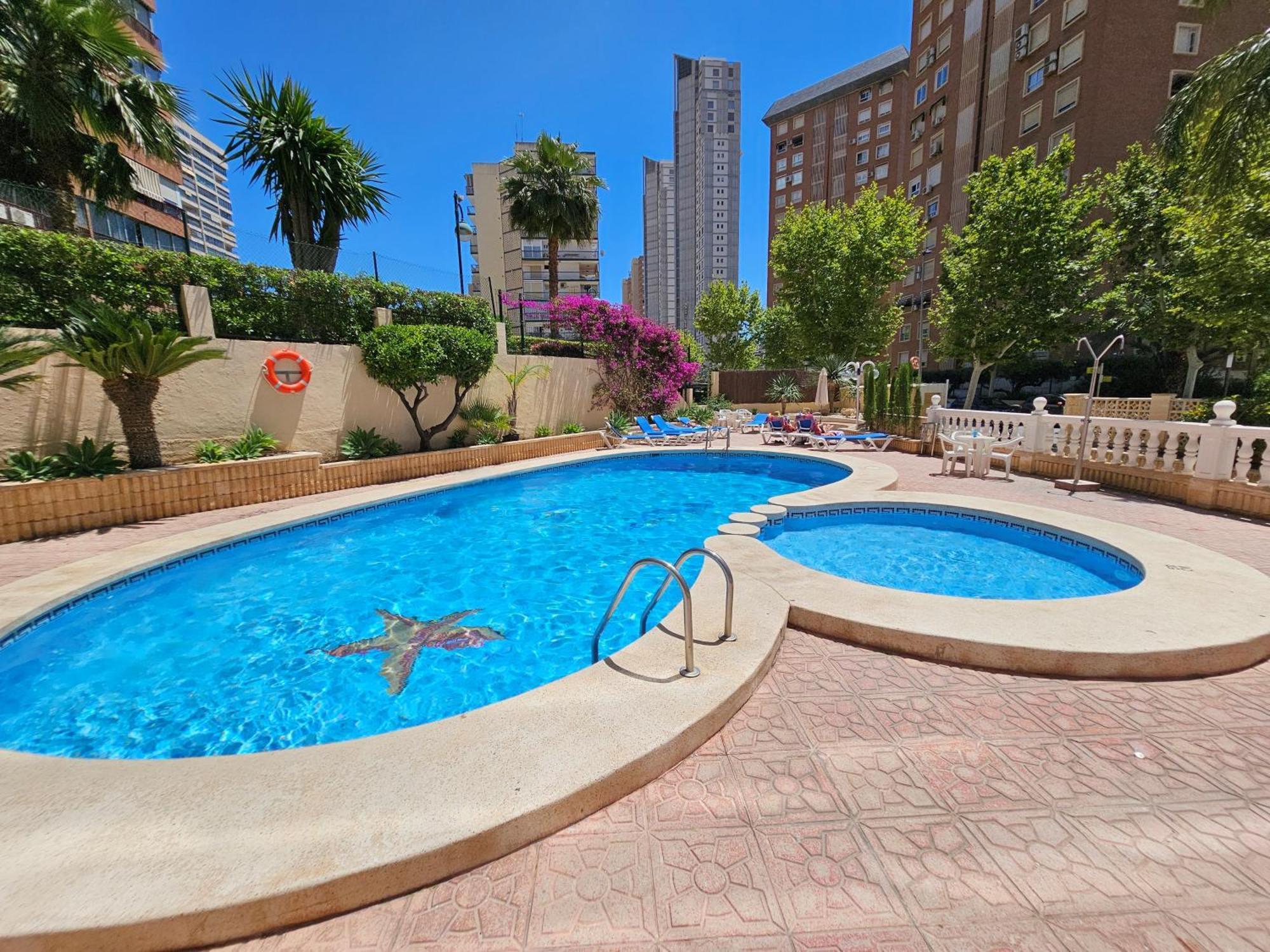 Apartamentos Maria Victoria Benidorm Luaran gambar