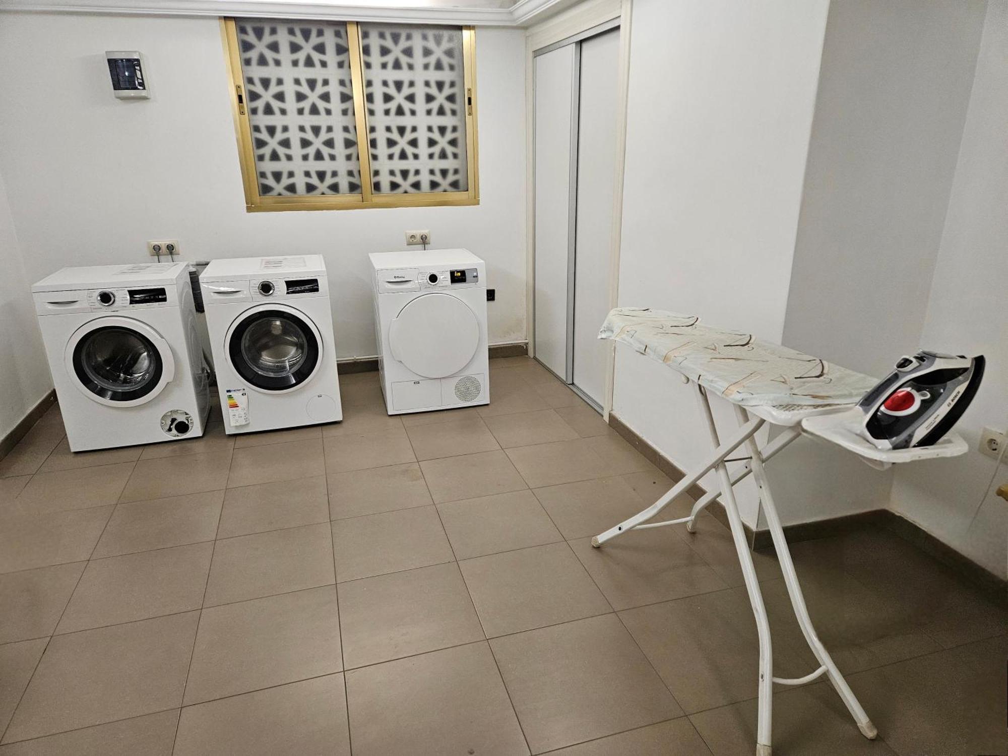 Apartamentos Maria Victoria Benidorm Luaran gambar